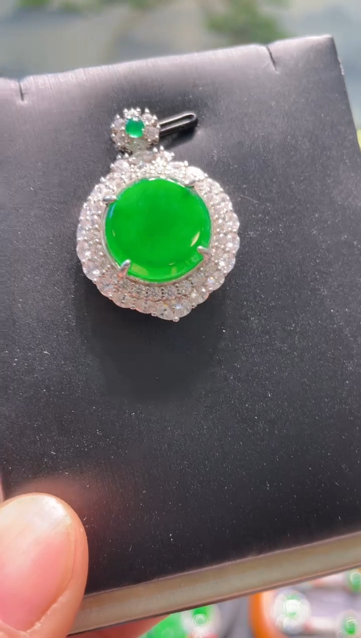 【闪购商品】翡翠吊坠(不含链)银S925镶嵌A10天然A货翡翠