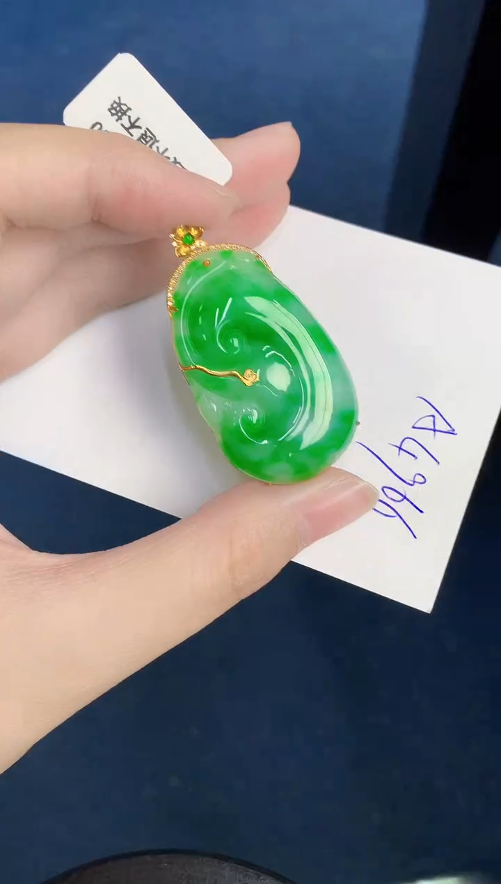 翡翠18K金镶嵌颈饰0000000000