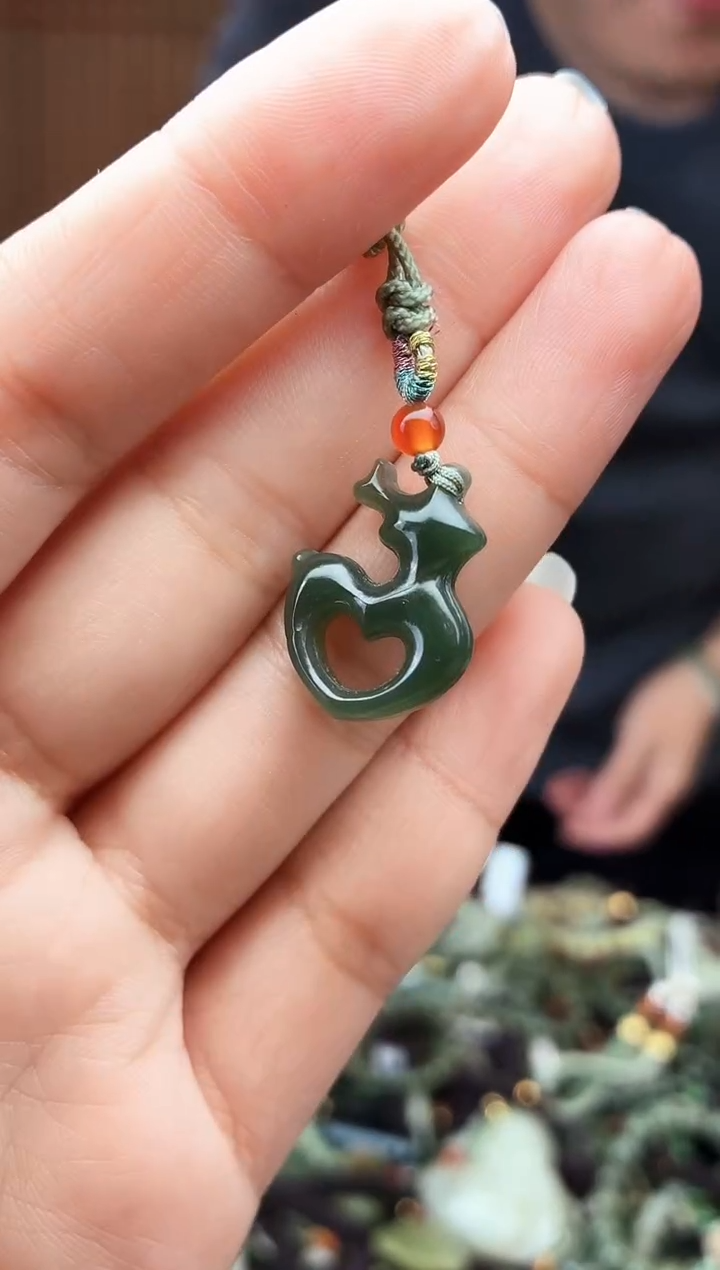 颈饰未镶嵌和田玉1