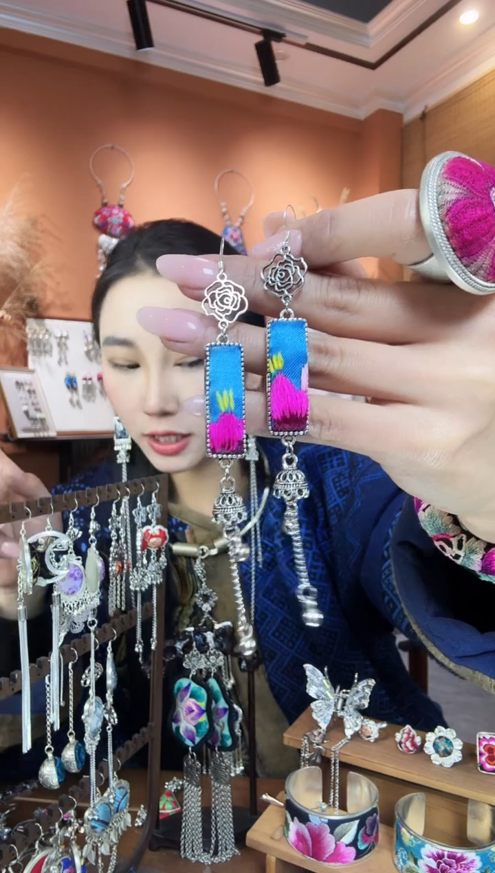 【闪购商品】刺绣纯手工耳环民族风