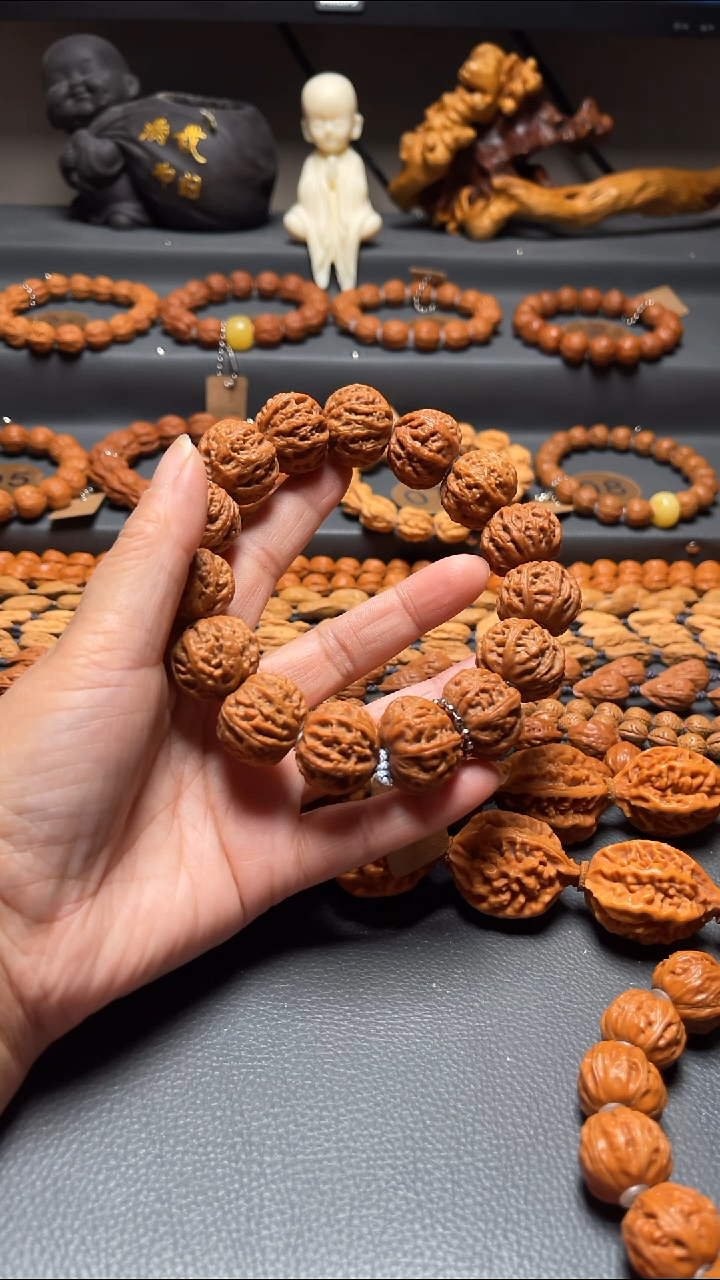 吊坠桃核B***、核桃手串