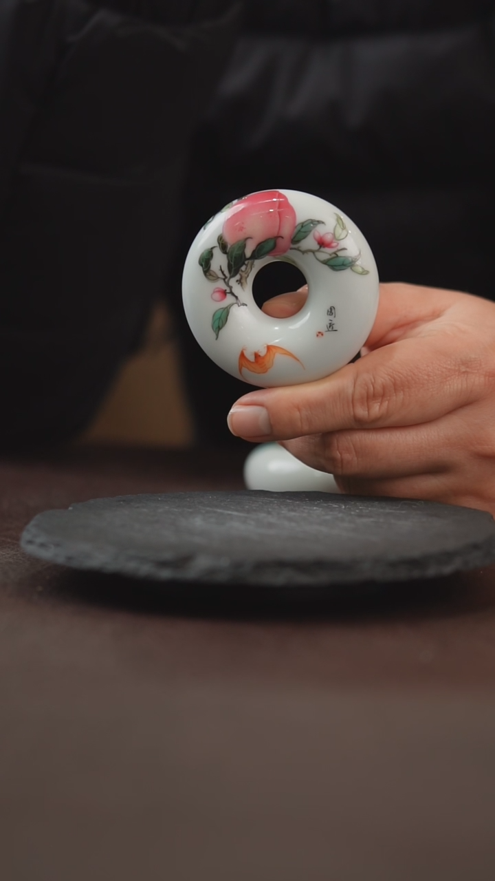 【闪购商品】手绘粉彩陶瓷桃子平安扣盖置