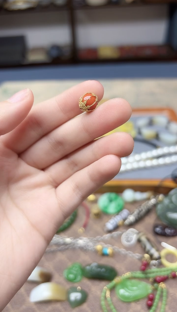 18K金镶嵌南红玛瑙挂件18K金南红单珠配饰ZX