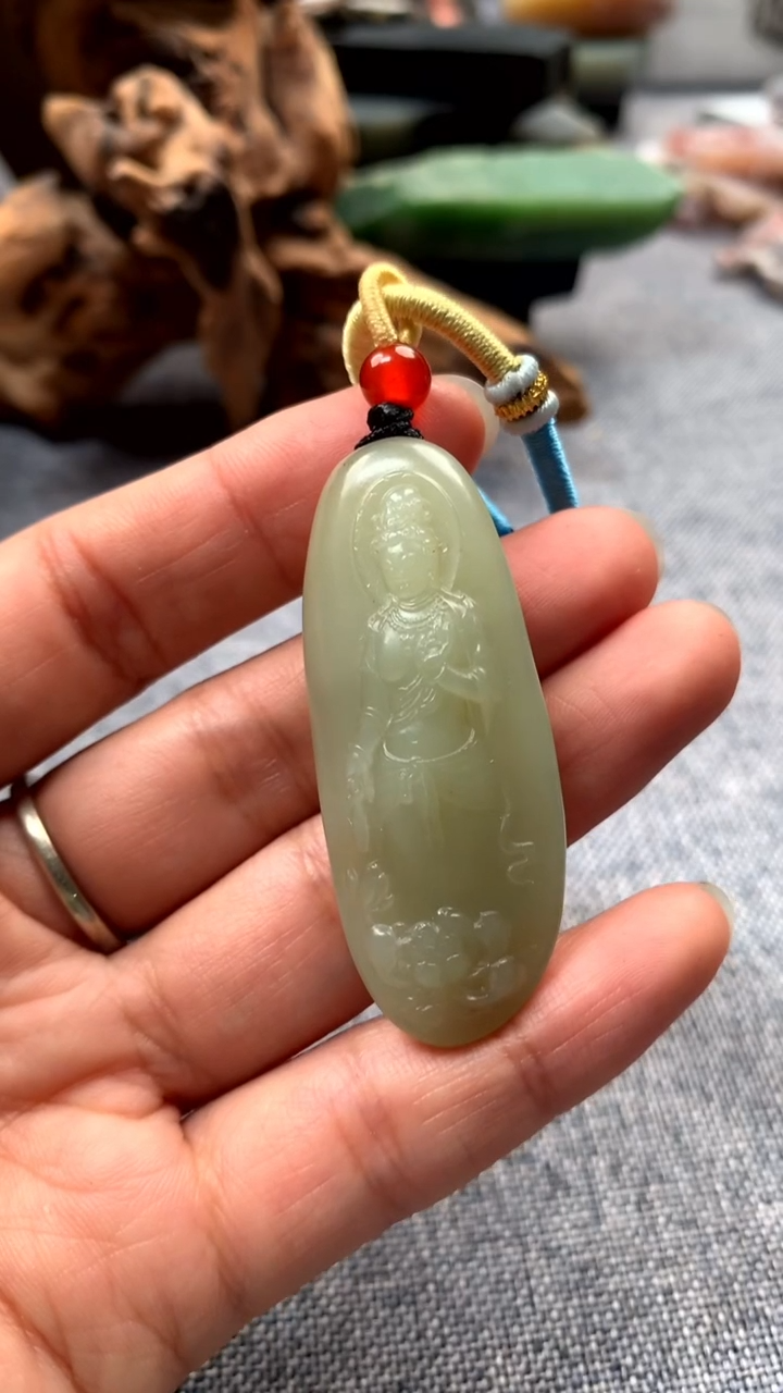 颈饰未镶嵌和田玉挂件