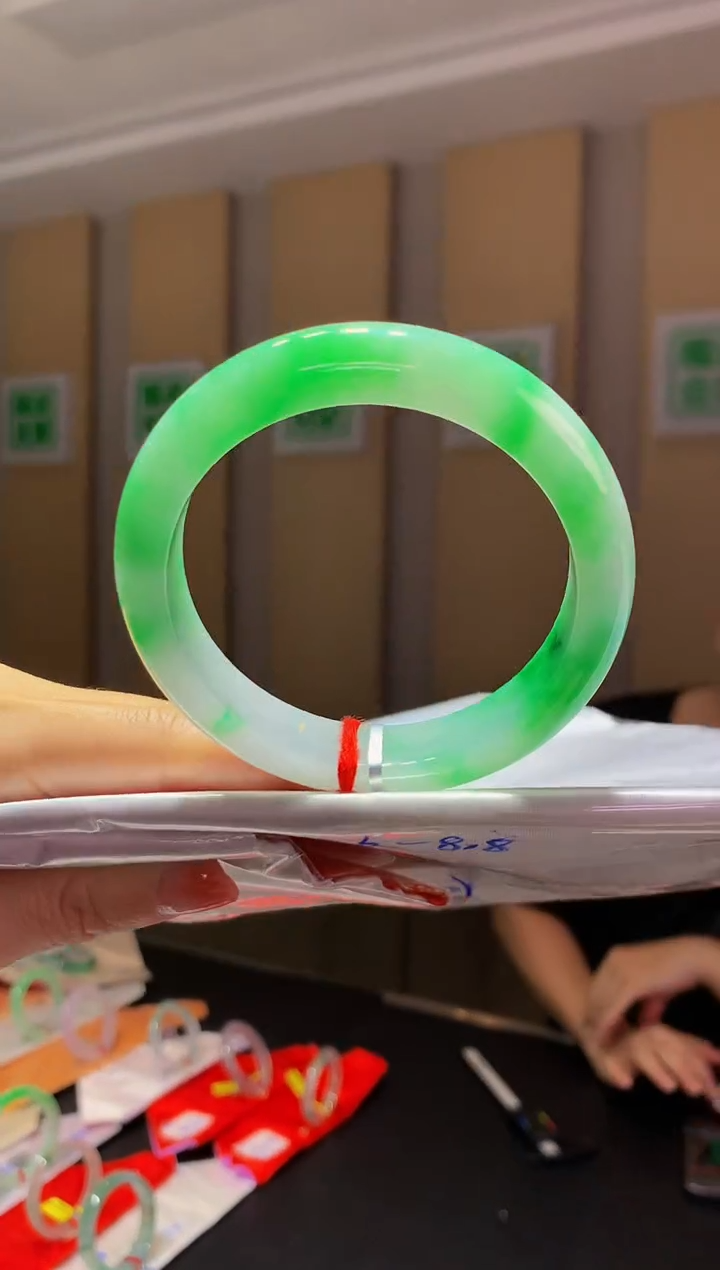 未镶嵌手镯翡翠-N45 圈口60.1 全款34.5万 定金2万