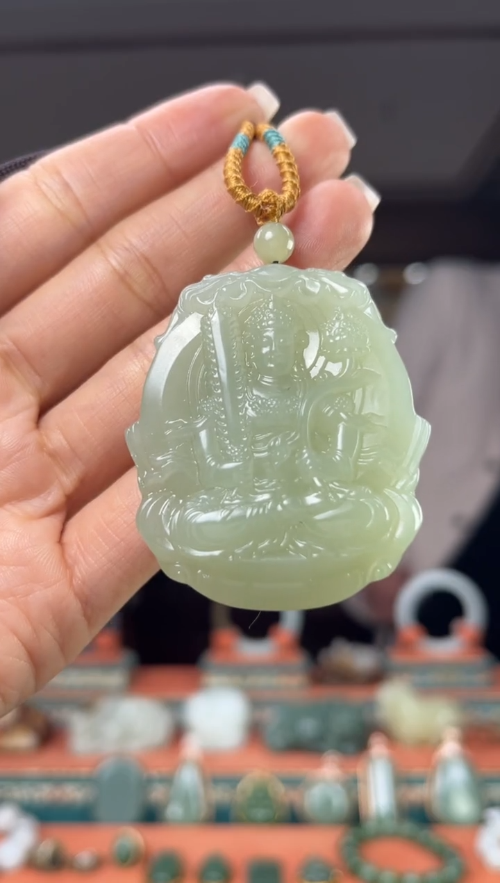 颈饰未镶嵌和田玉佩佩