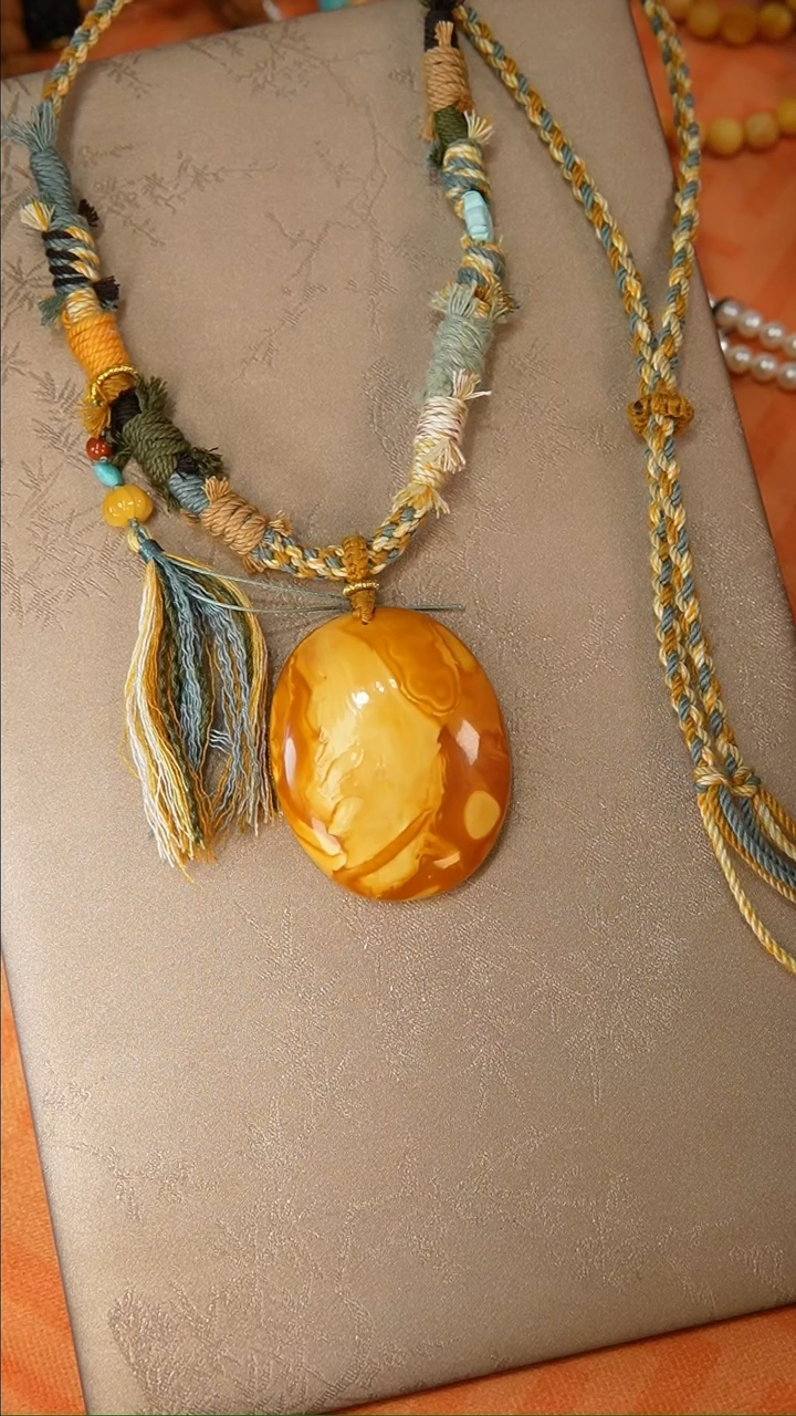 【闪购商品】琥珀颈饰未镶嵌颈饰