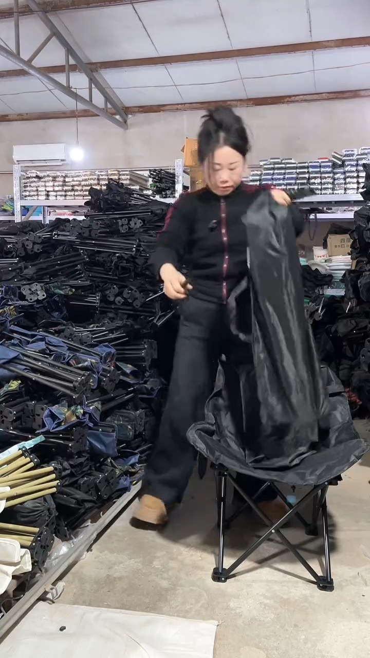 铁低背月亮椅   黑色