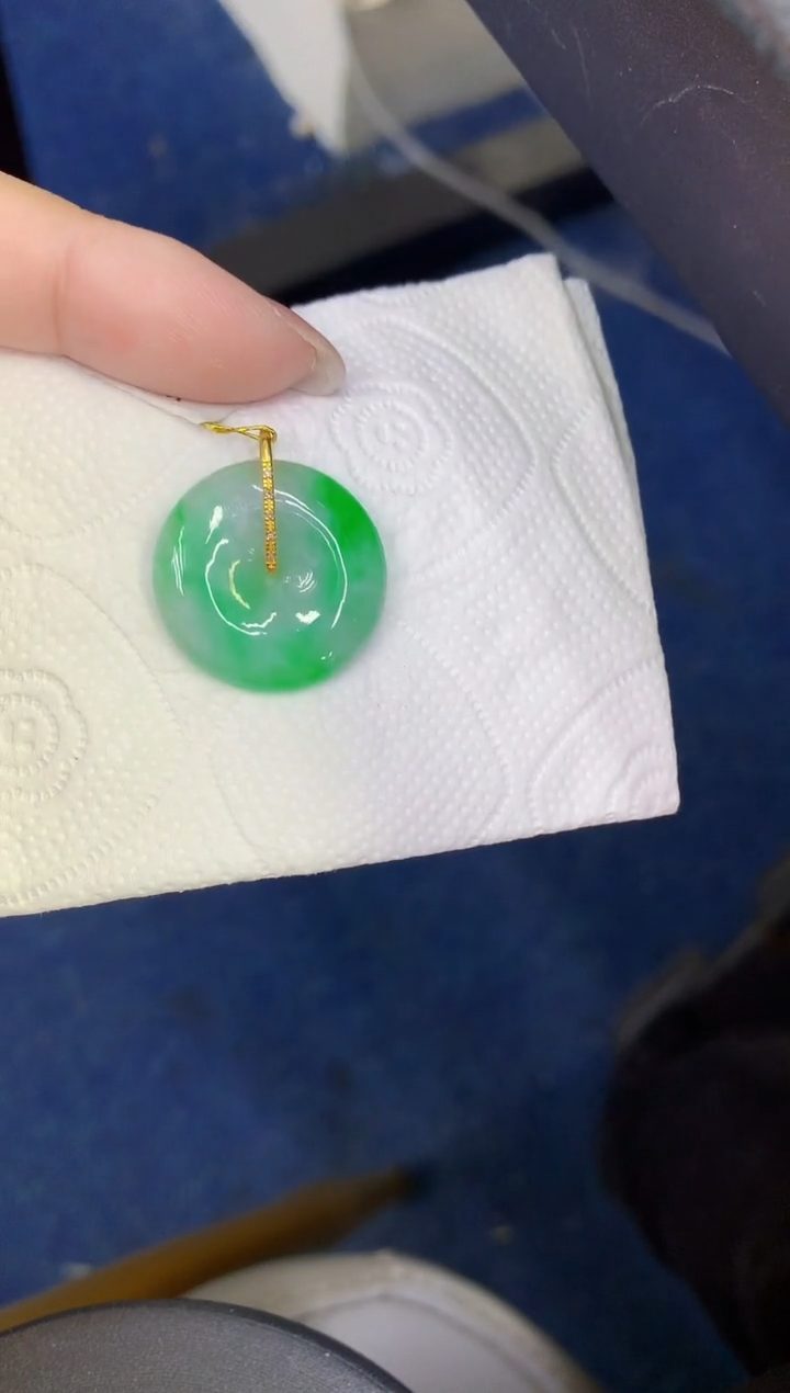 颈饰18K金镶嵌翡翠缅甸天然翡翠a货