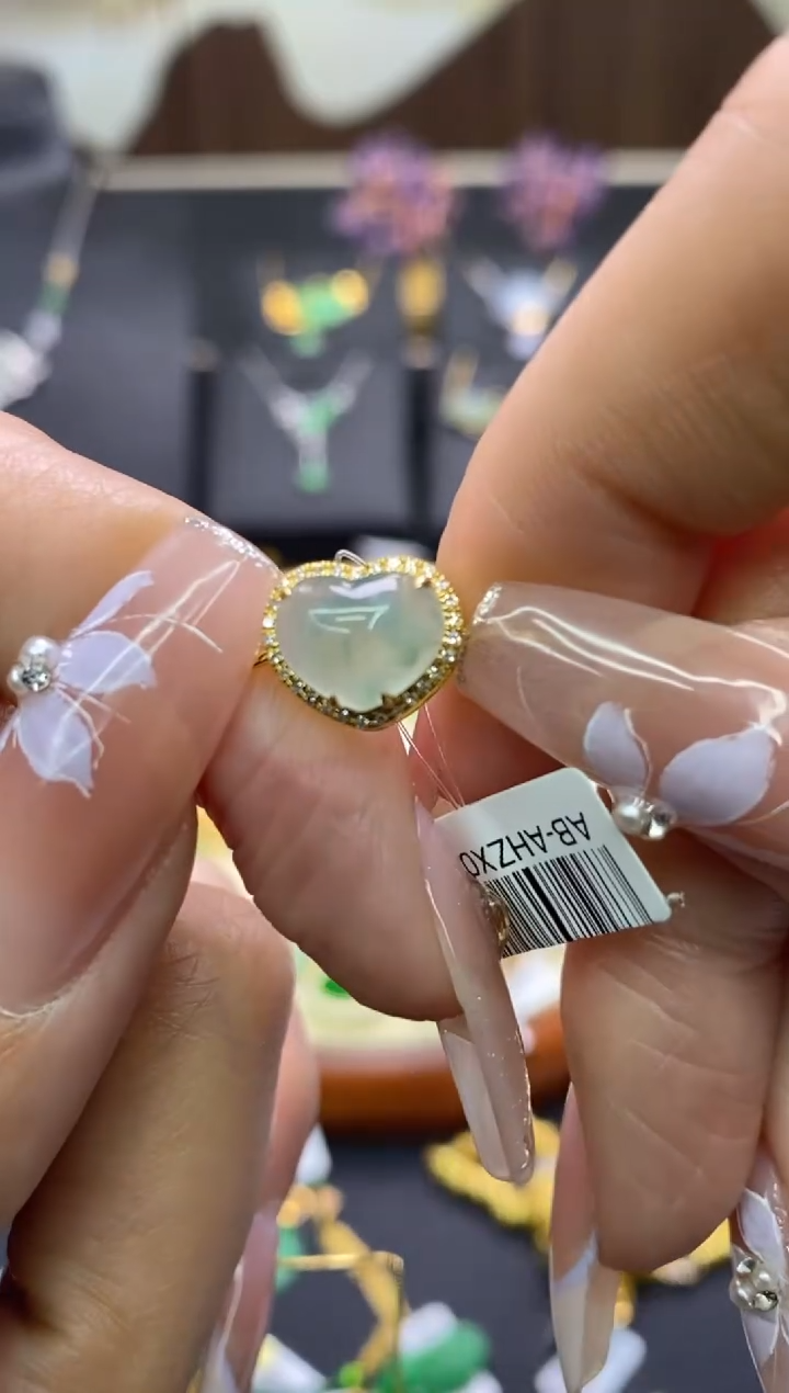 【闪购商品】翡翠颈饰18K金镶嵌净货13127