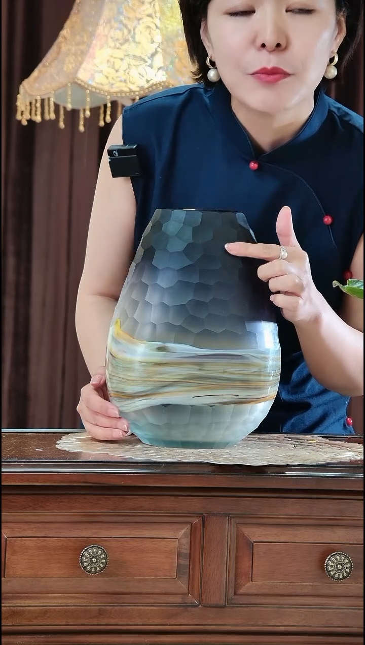 琉璃手工艺品磨刻