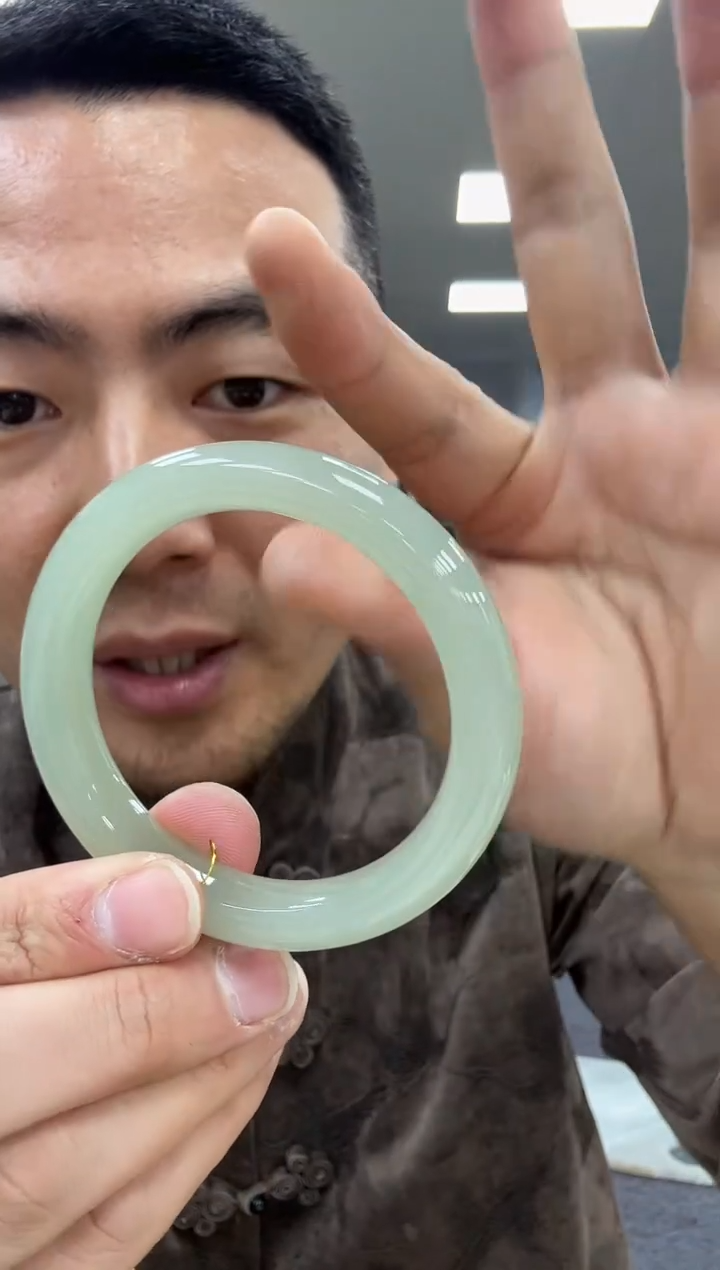 【闪购商品】和田玉手镯未镶嵌57  239