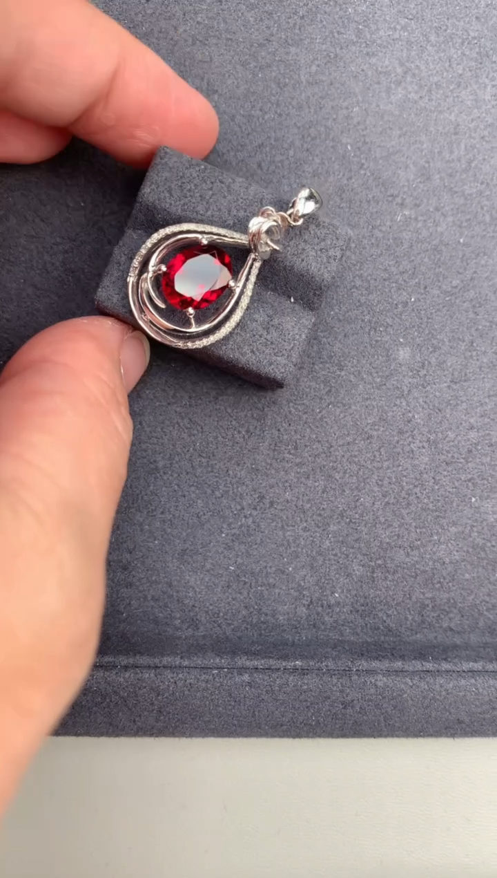 【闪购商品】碧玺颈饰18K金镶嵌2ct卢比莱吊坠