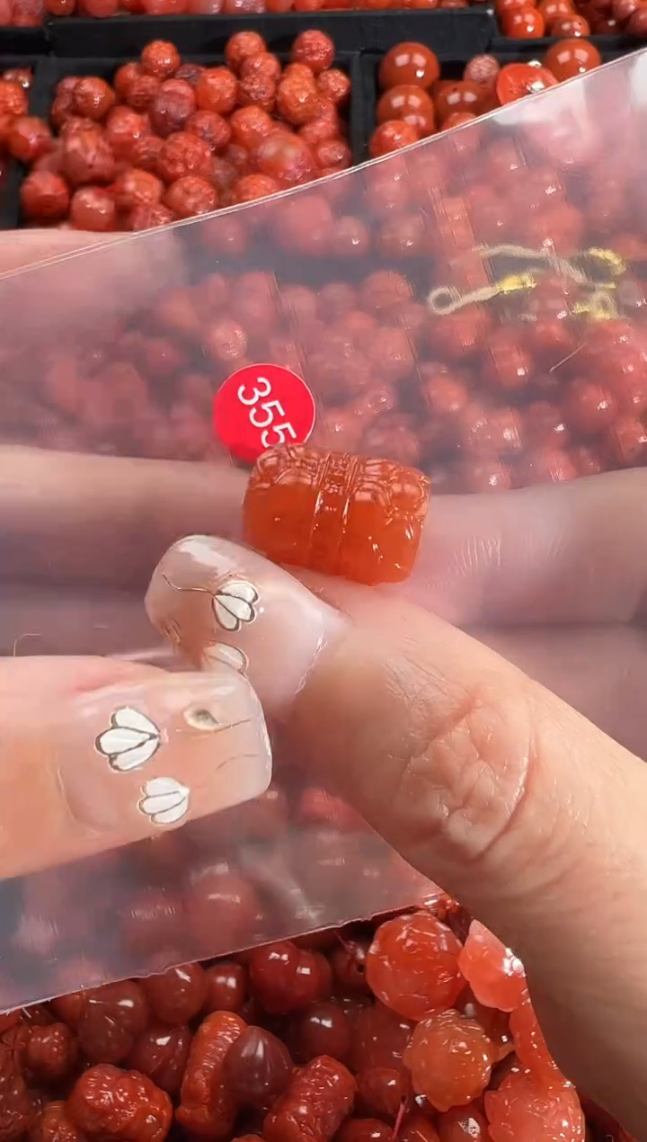 颈饰未镶嵌南红玛瑙1