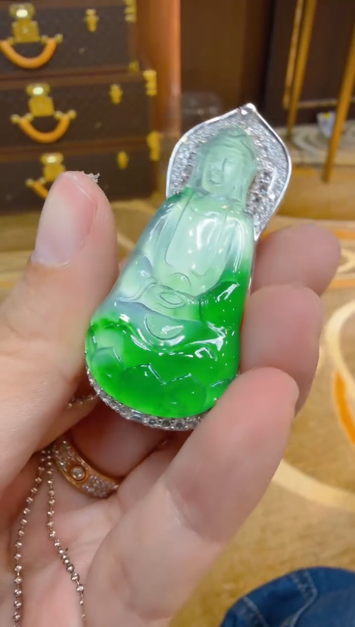 吊坠(不含链)18K金镶嵌翡翠T****a分单