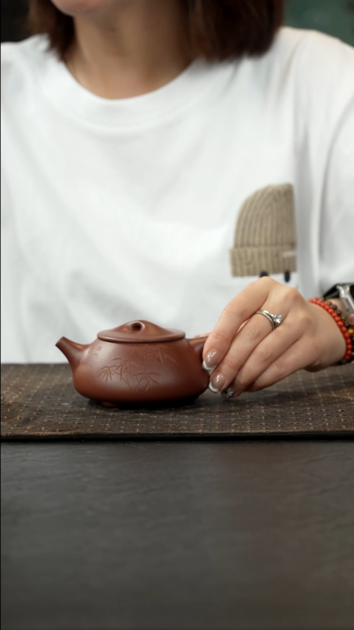 茶壶紫砂底槽青满瓢刻绘200cc