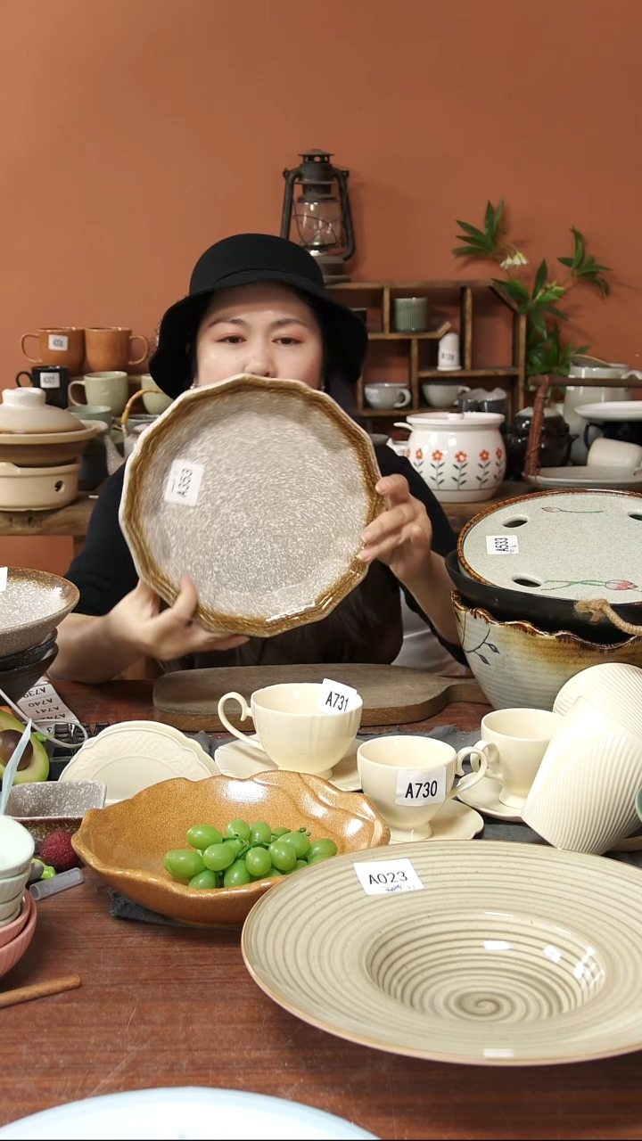 陶瓷A353 一个陶瓷粗花边中号深盘盘可能微瑕25*3.5