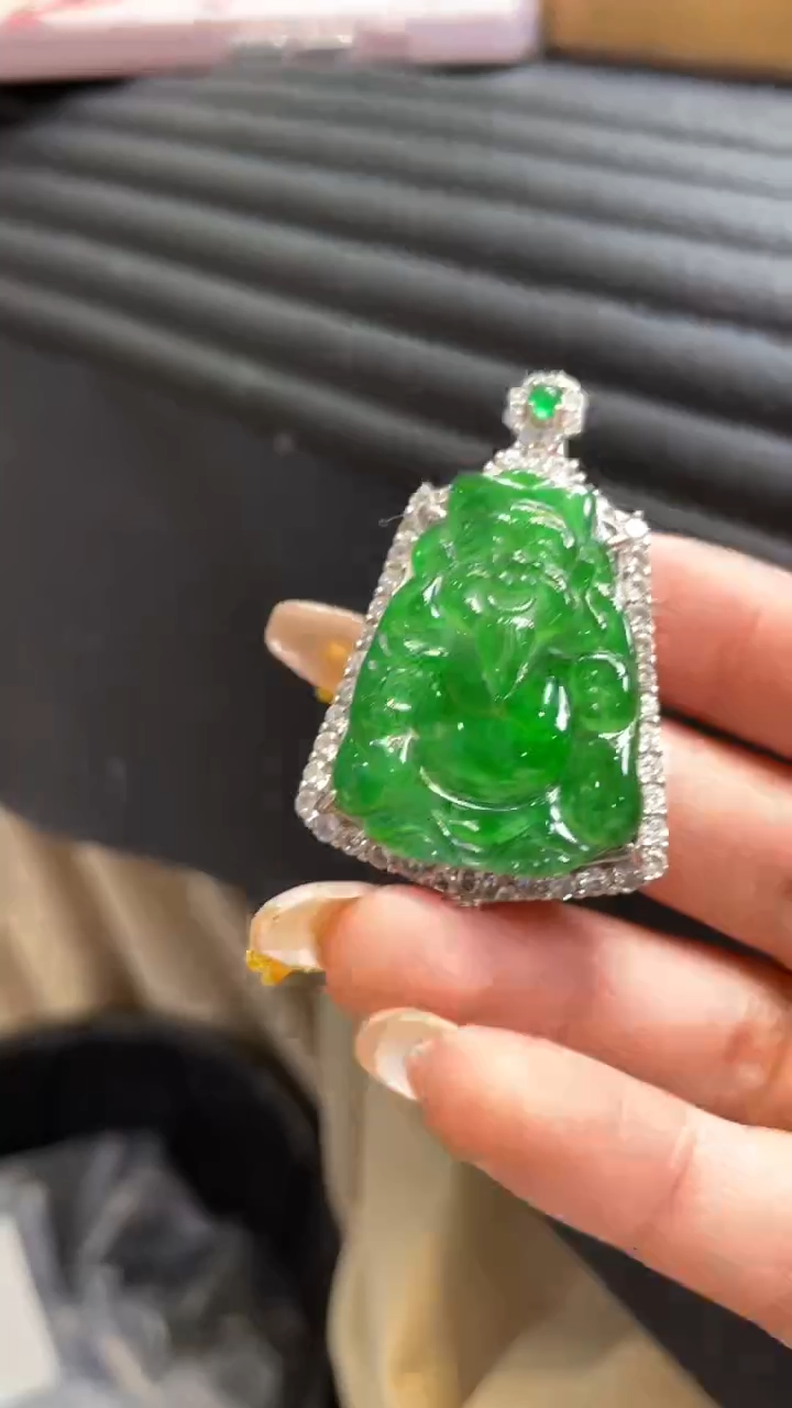 【闪购商品】翡翠颈饰未镶嵌      *200