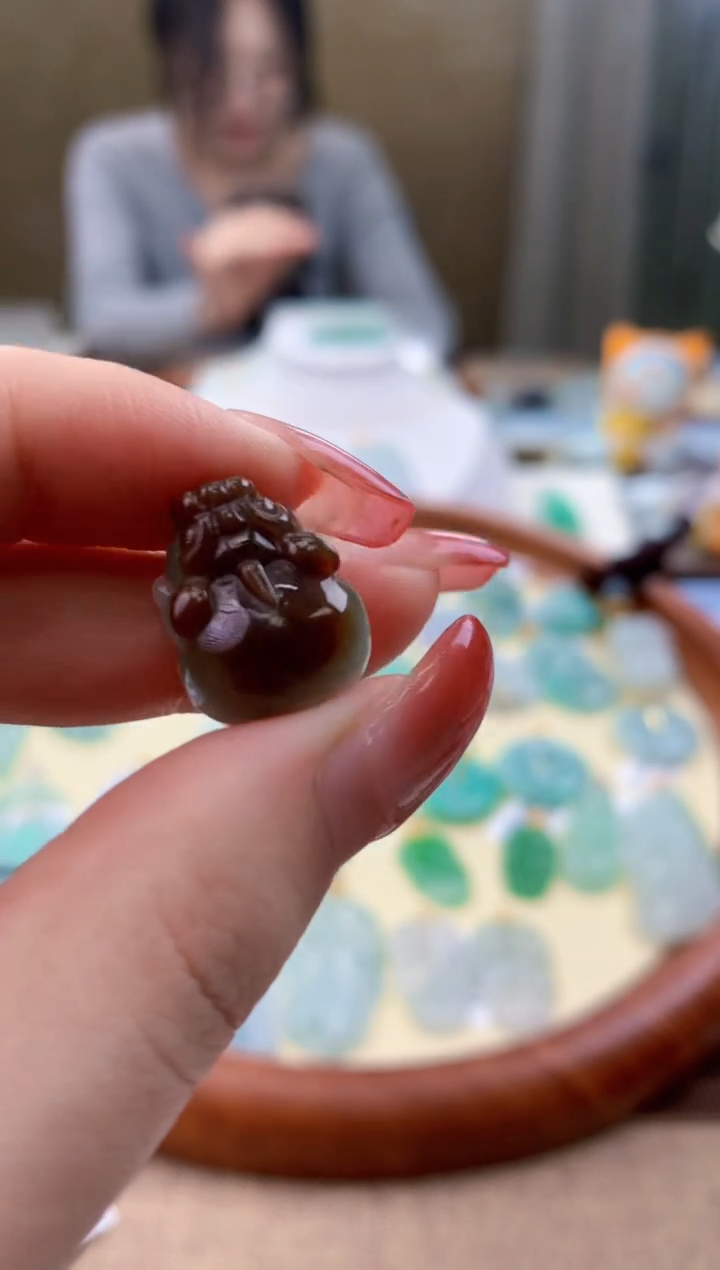 颈饰未镶嵌翡翠 天然A货翡翠挂件