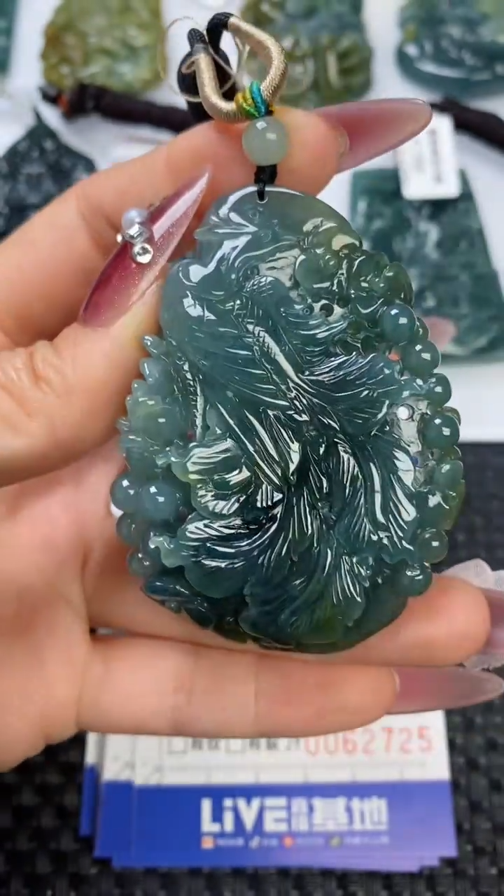【闪购商品】翡翠颈饰未镶嵌111111111111111