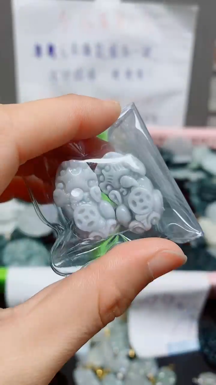 【闪购商品】翡翠颈饰未镶嵌天然翡翠A货