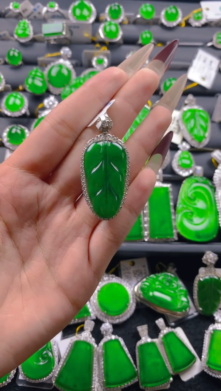 【闪购商品】翡翠颈饰银S925镶嵌11111111