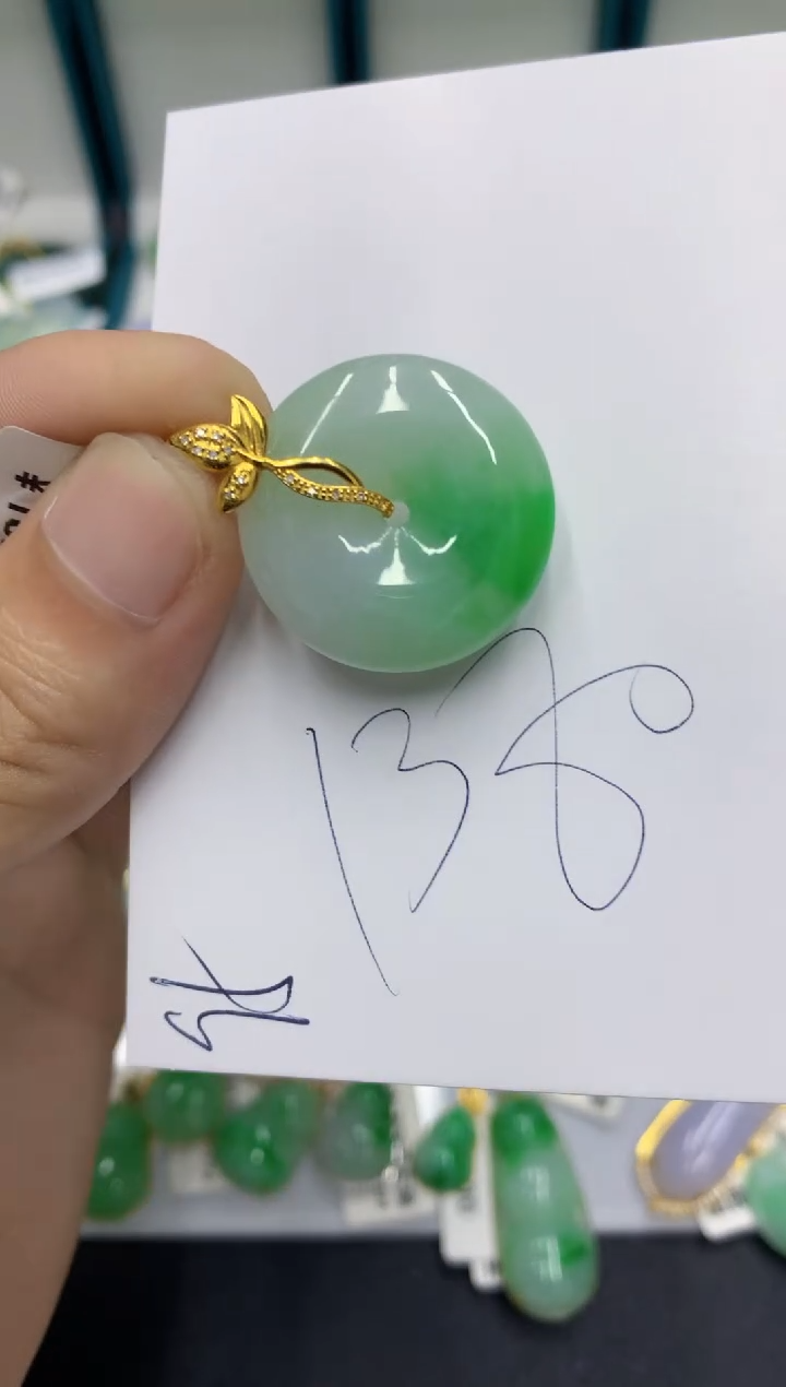 【闪购商品】翡翠颈饰18K金镶嵌翡翠