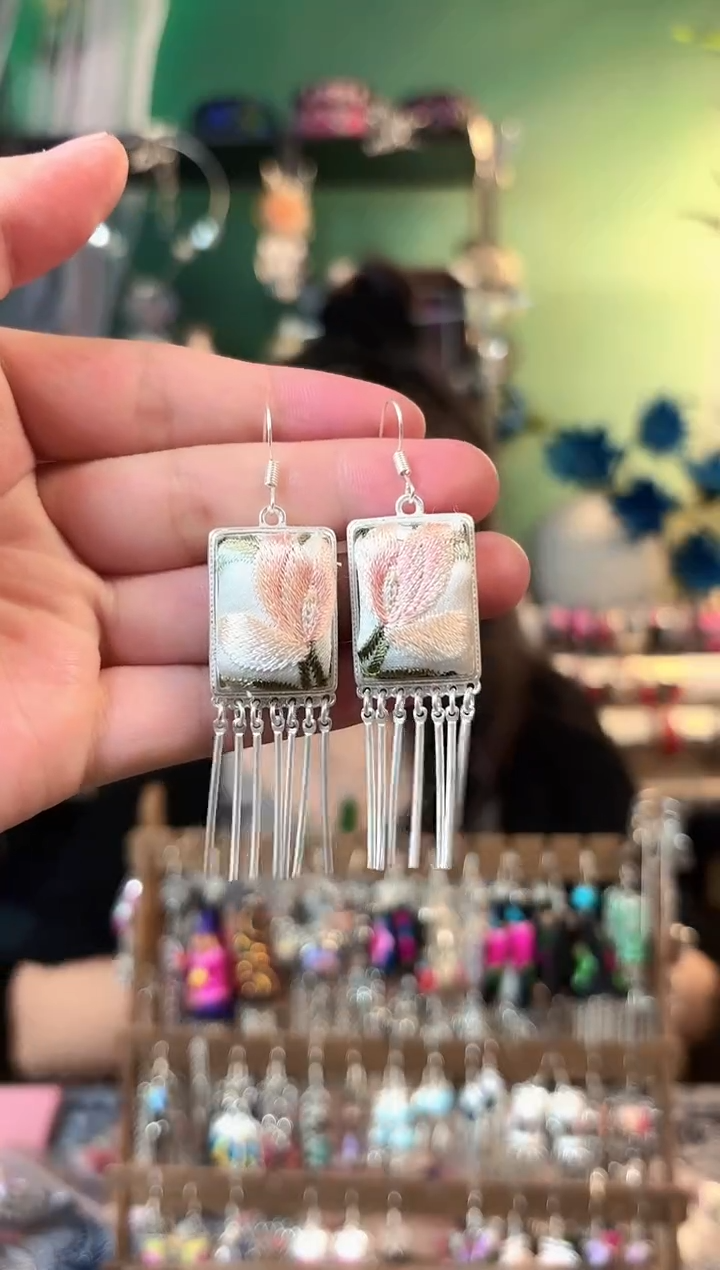 织绣彩云南阁非遗老绣饰品121
