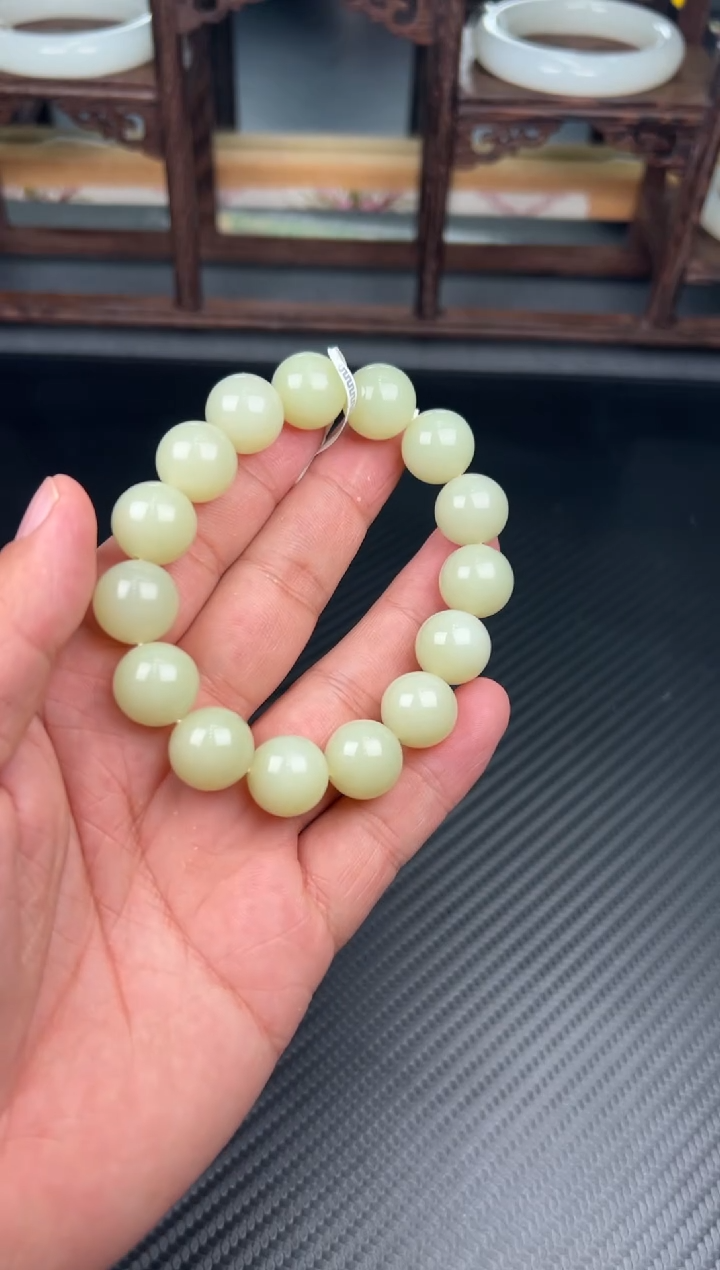 未镶嵌手串和田玉若羌微色差卡14