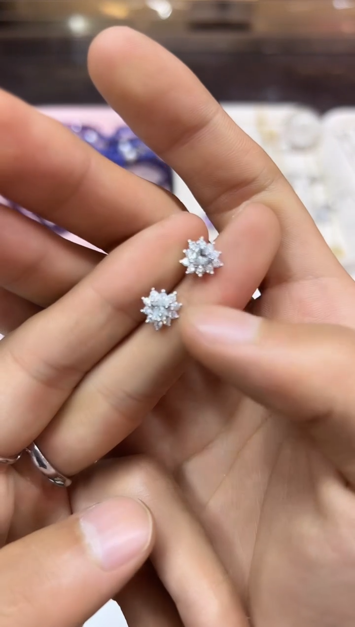 银S925镶嵌耳饰海蓝宝石1222m051多样性发其一