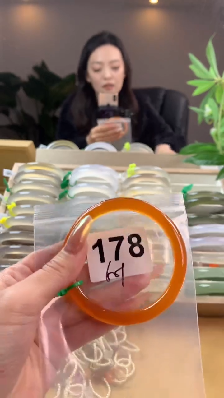 【闪购商品】玛瑙/玉髓手镯未镶嵌178