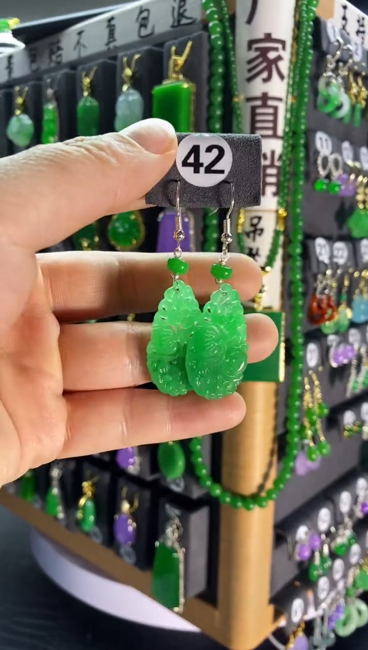 【闪购商品】翡翠耳饰银S925镶嵌42....