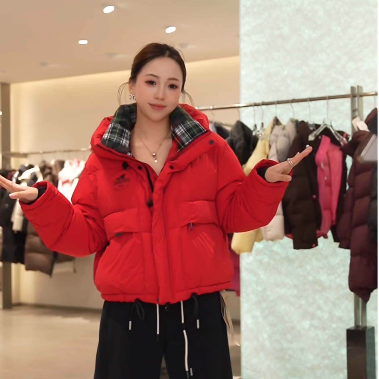 【李美丽kimi专属】2025冬季羽绒服泡芙时尚连帽保暖外套265188