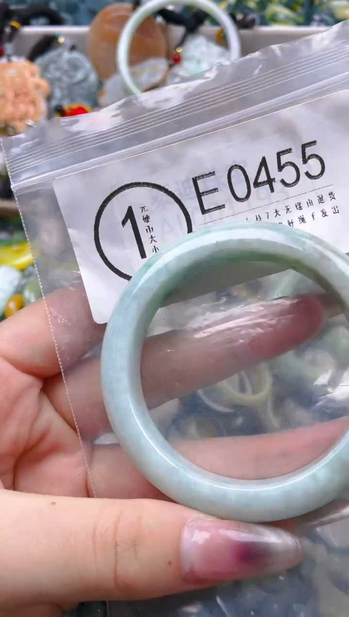 【闪购商品】翡翠颈饰未镶嵌53-54/E/纹裂沙眼瑕疵介意勿拍