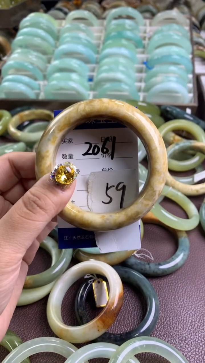【闪购商品】蛇纹石玉手镯未镶嵌2061