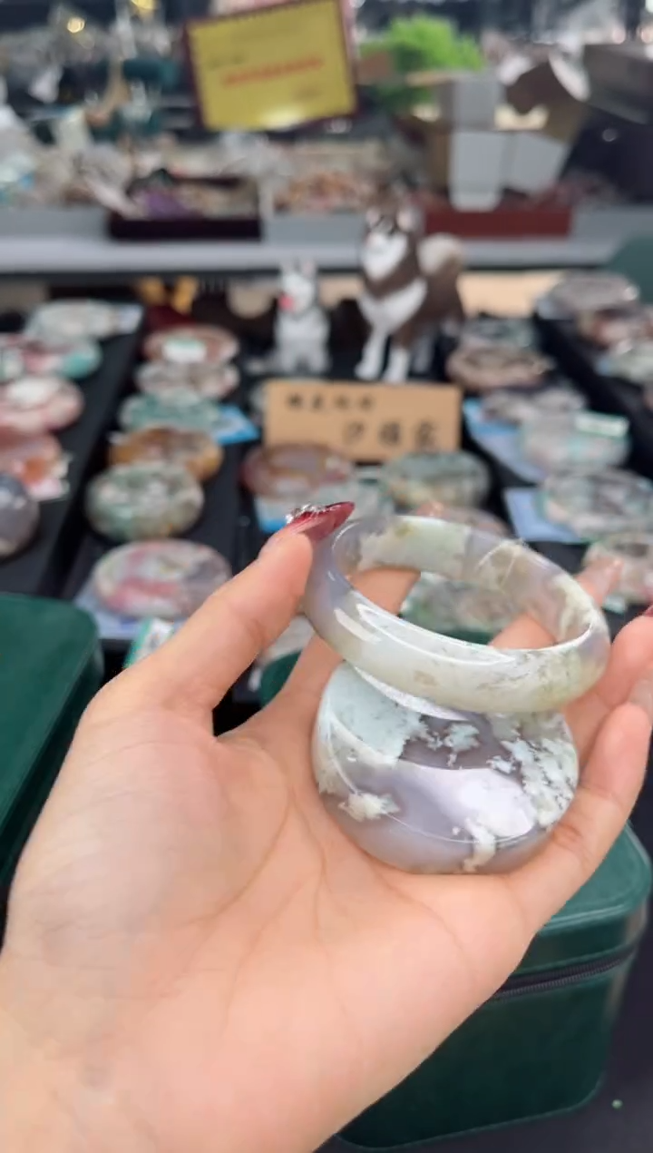 【闪购商品】石英质玉手镯未镶嵌59圈口（赠品镯心）6455004