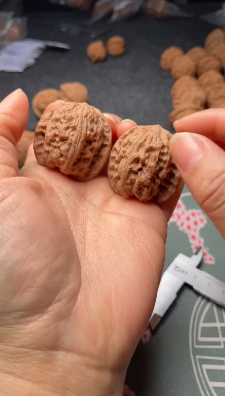 把件文玩核桃w61  野狼     38尺