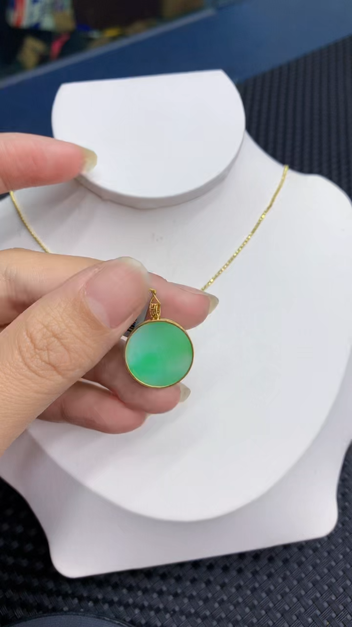 【闪购商品】翡翠颈饰18K金镶嵌            8