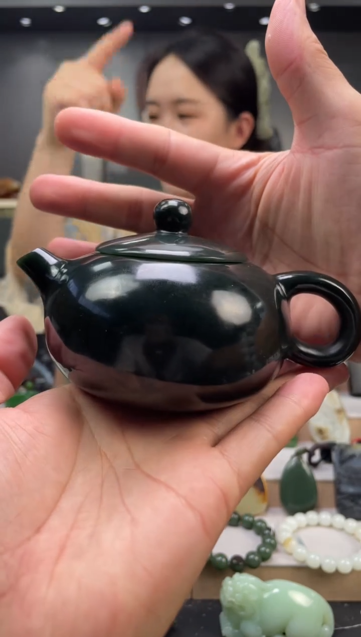未镶嵌和田玉摆件茶壶