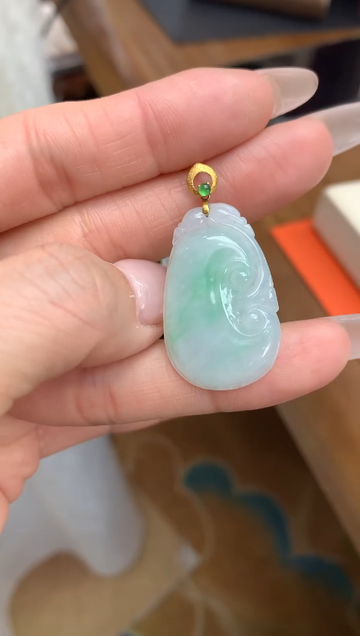 【闪购商品】翡翠颈饰18K金镶嵌如意