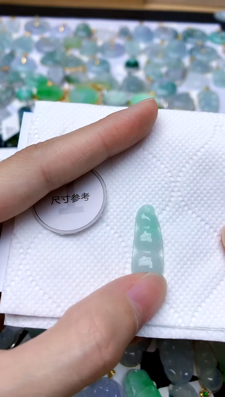 颈饰未镶嵌翡翠天然A货翡翠