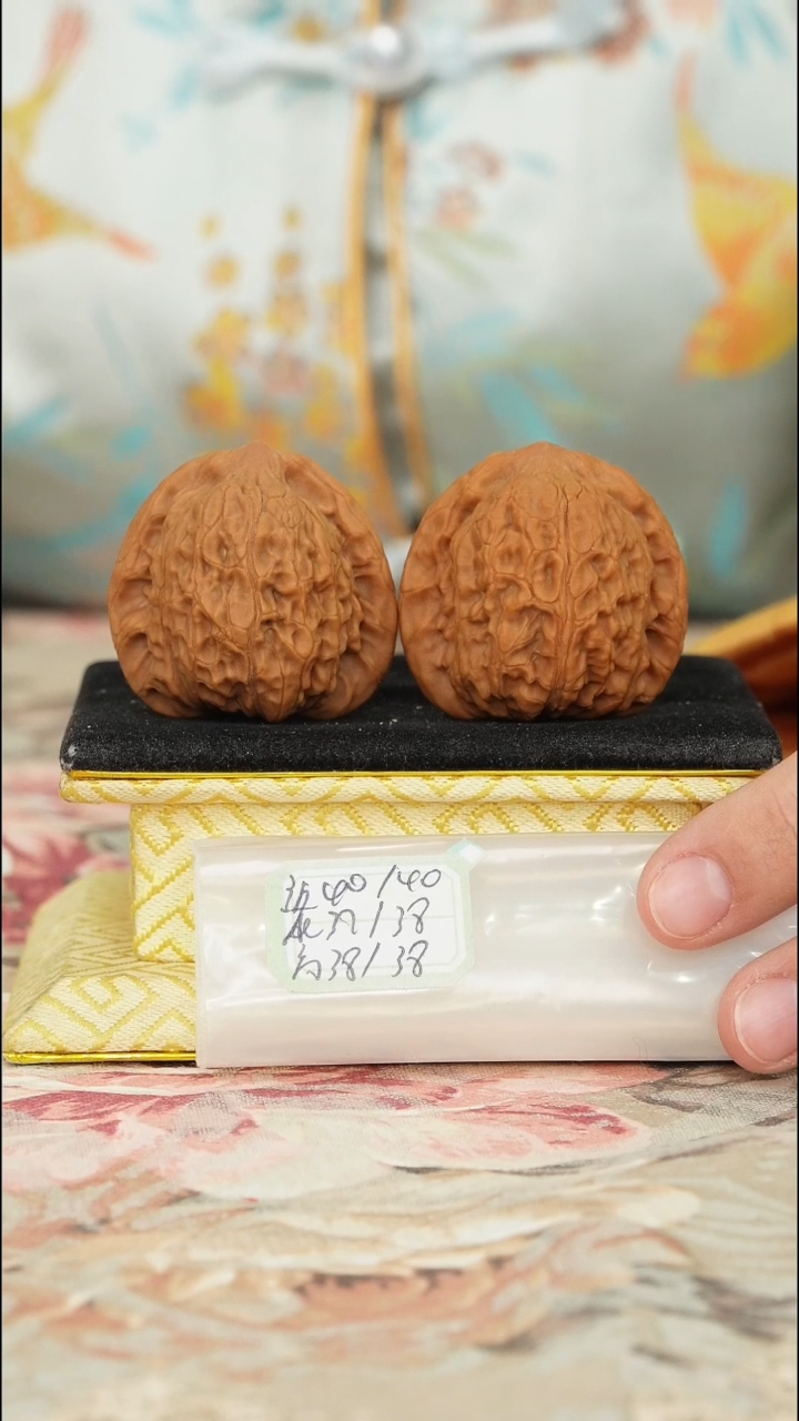 【闪购商品】文玩核桃把件非嫁接将军帽