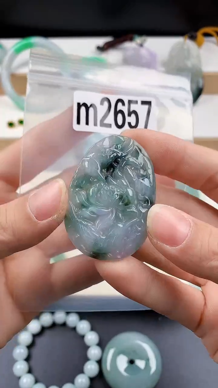 颈饰未镶嵌翡翠天然翡翠吊坠挂件