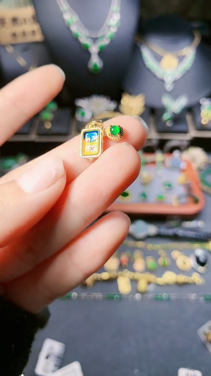 【闪购商品】翡翠吊坠(不含链)银S925镶嵌小提留