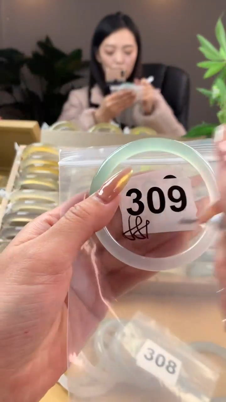 【闪购商品】玛瑙/玉髓手镯未镶嵌309