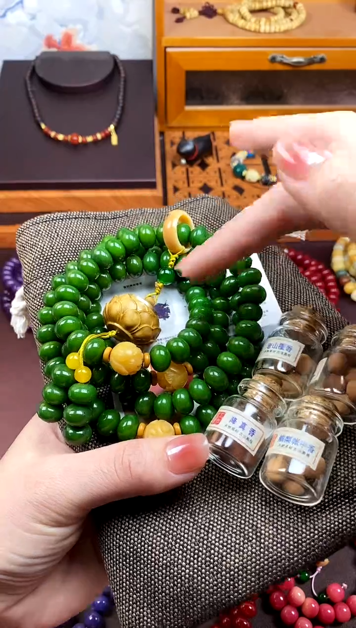 【闪购商品】白玉菩提手串绿菩提多圈 香盒款+香丸