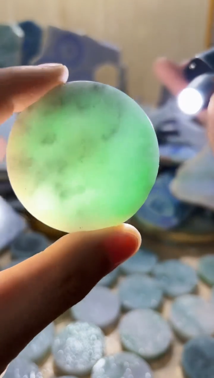 【闪购商品】翡翠颈饰未镶嵌A货闯文2424