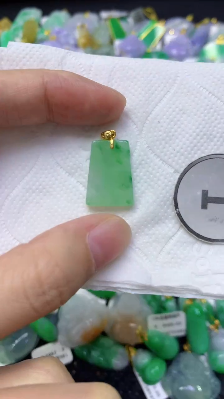 颈饰未镶嵌翡翠天然缅甸翡翠A货