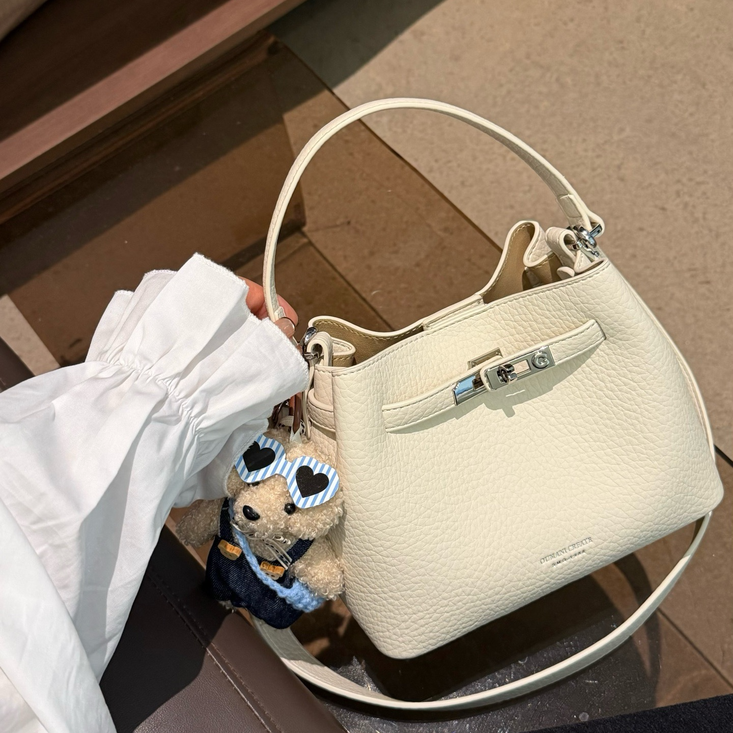 女包新款时尚水桶凯莉肩包真皮荔枝纹斜挎包白色轻奢百搭小包包