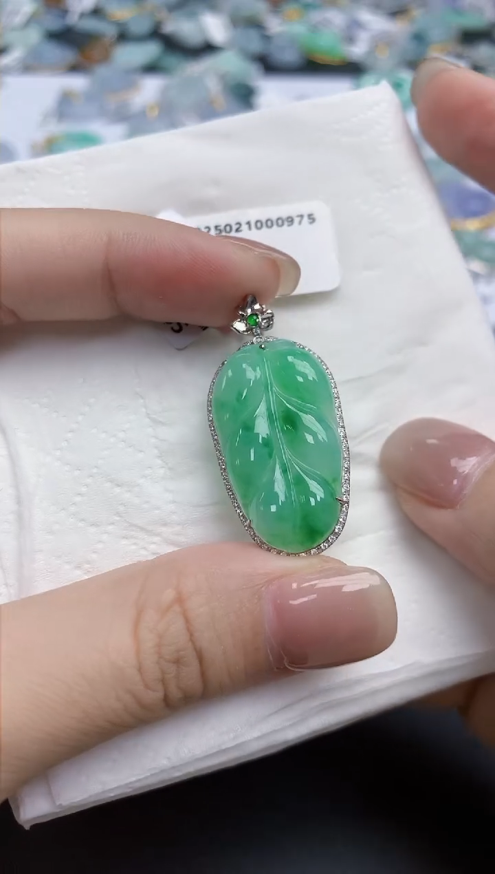 【闪购商品】翡翠颈饰18K金镶嵌天然缅甸翡翠A货